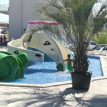 Alfie Mamaia Nord Apartman